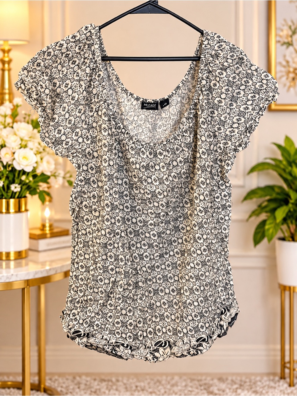 Black & White Printed Scoop Neck Women's Top